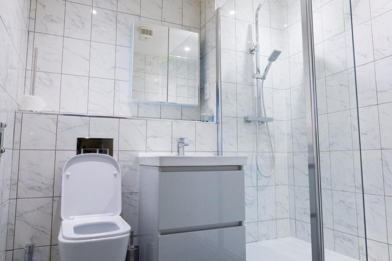 Pahuna Ghar Birmigham City 2 Bedroom Apartment- Short To Mid Term Let-Free Secure Parking Бірмінгем Екстер'єр фото